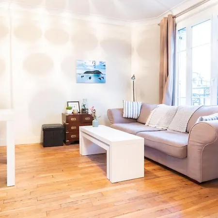 Apartment Nice Cozy On The Slopes Of Montmartre Paris