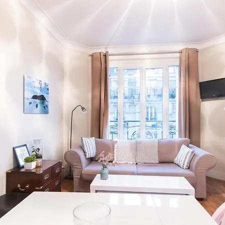 Nice Cozy On The Slopes Of Montmartre Paris