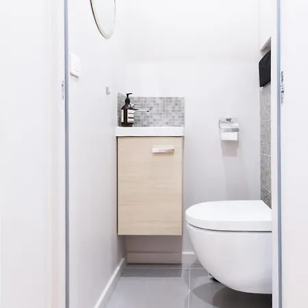 Nice Cozy On The Slopes Of Montmartre Apartment
